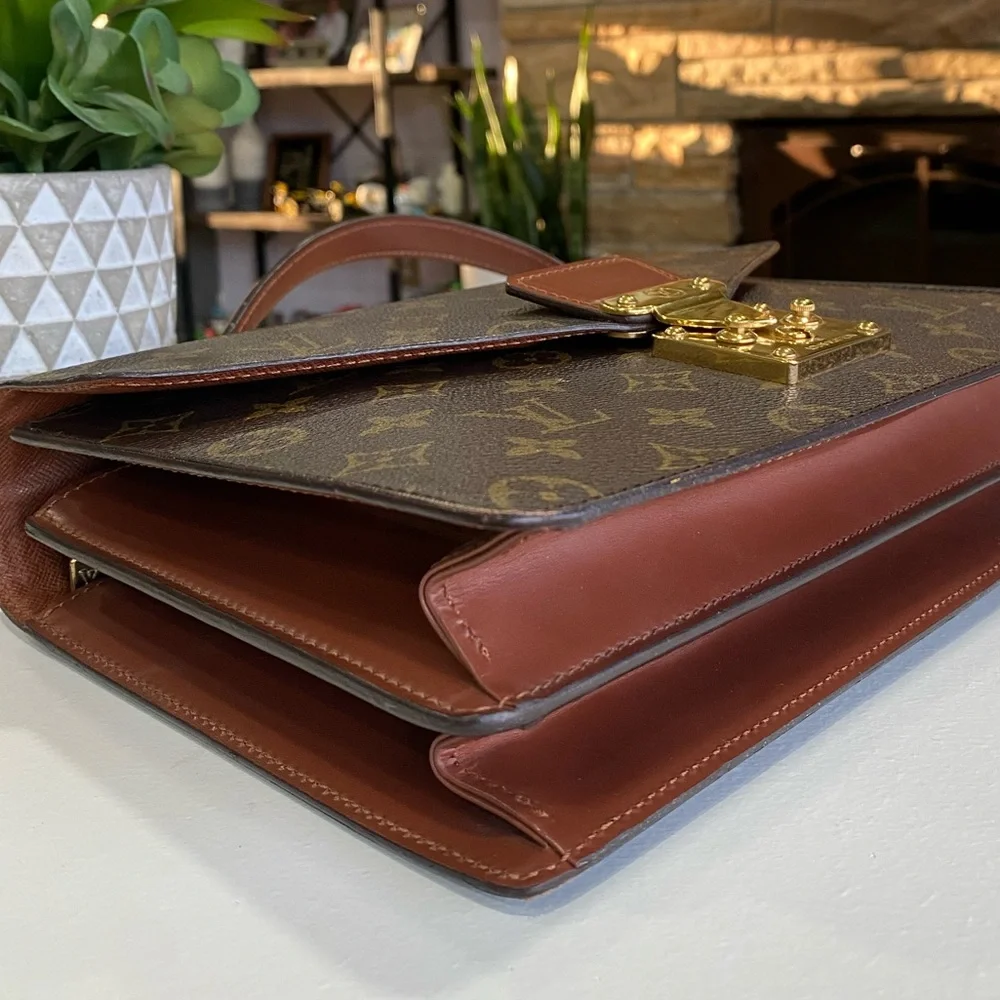❤️Elegant 🥰 authentic lv